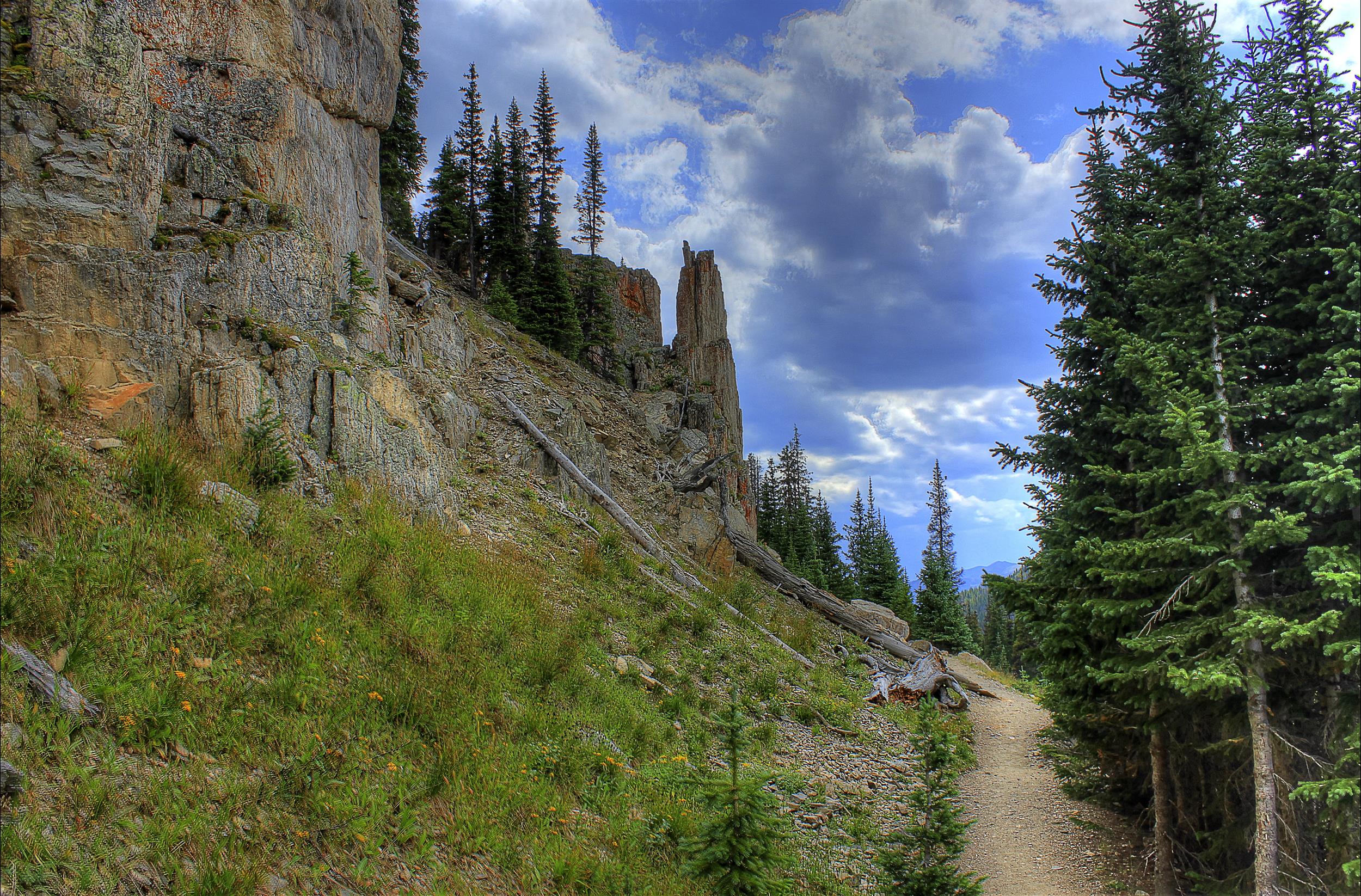 Hiking Twin Lakes